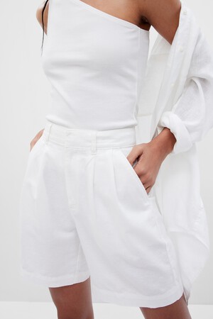 Pleated Linen Bermuda Shorts