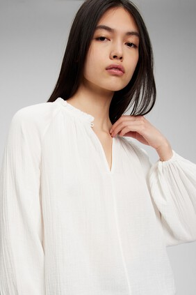 Crinkle Gauze Ruffle Neck Top